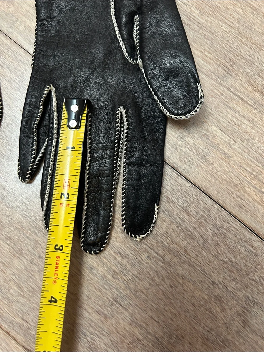 Women's Black Leather Gloves with Contrast Stitching sz 6